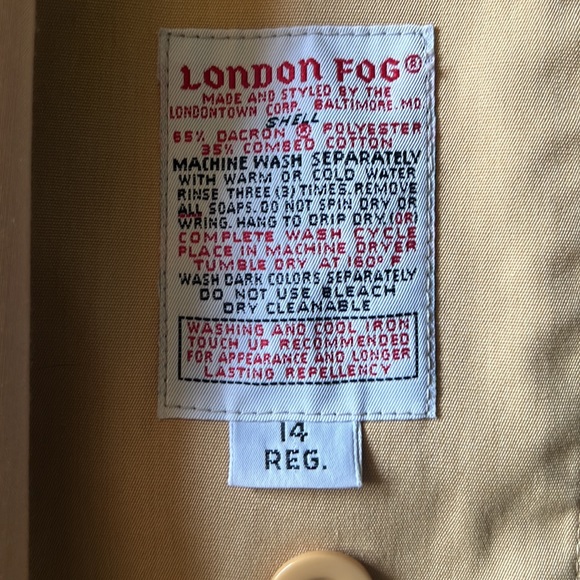 Yellow hooded London dog maincoat in wonderful condition. Missing the waist tie - Picture 2 of 6